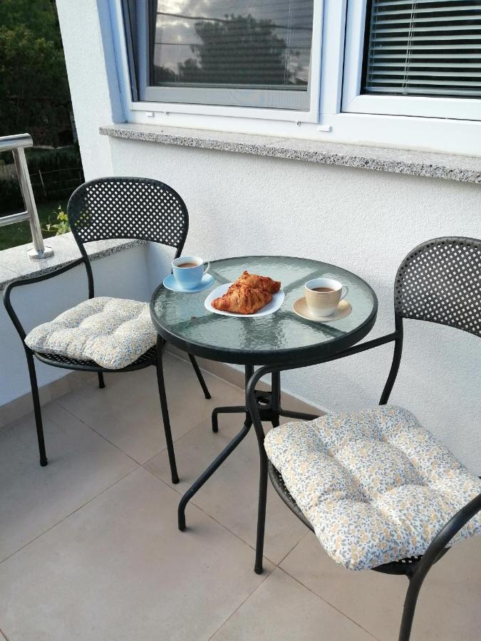 Apartment Premantura Bagian luar foto