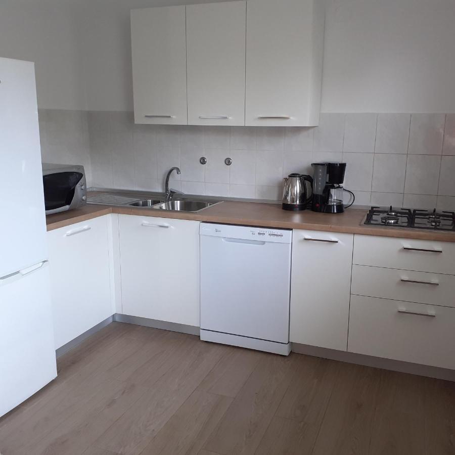 Apartment Premantura Bagian luar foto